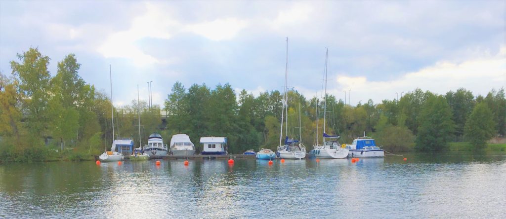 Bryggan i Vårby (Huddinge) i Mälaren - TSS båtklubb